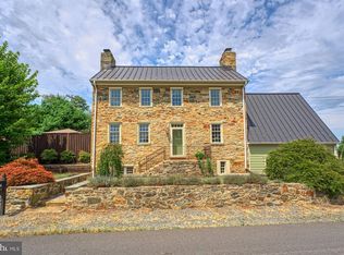 20597 Airmont Rd, Bluemont, VA 20135