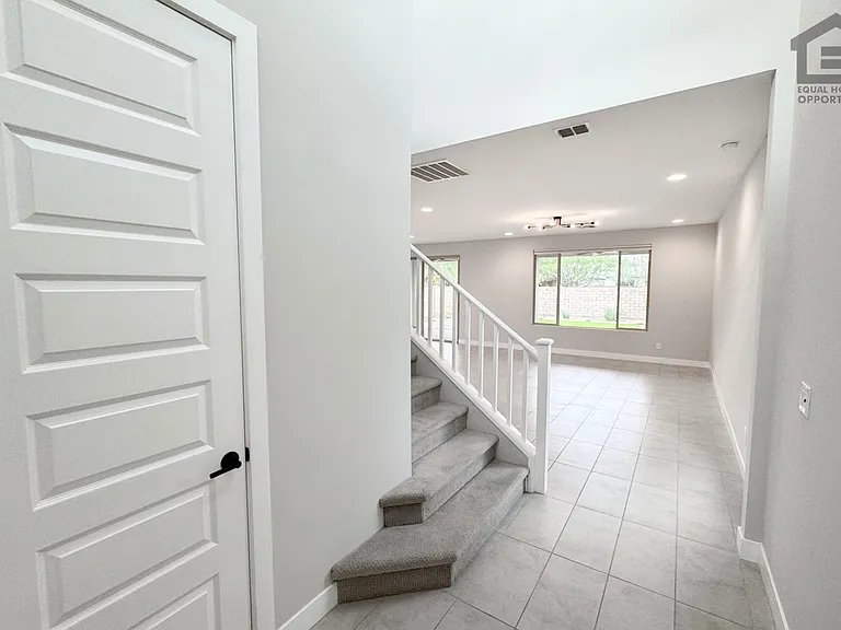 22038 N 28th Pl — Photo 9