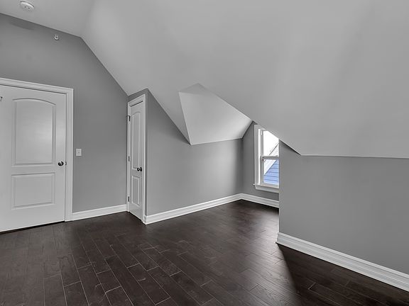 3rd image of 1030 Elmwood Ave #6