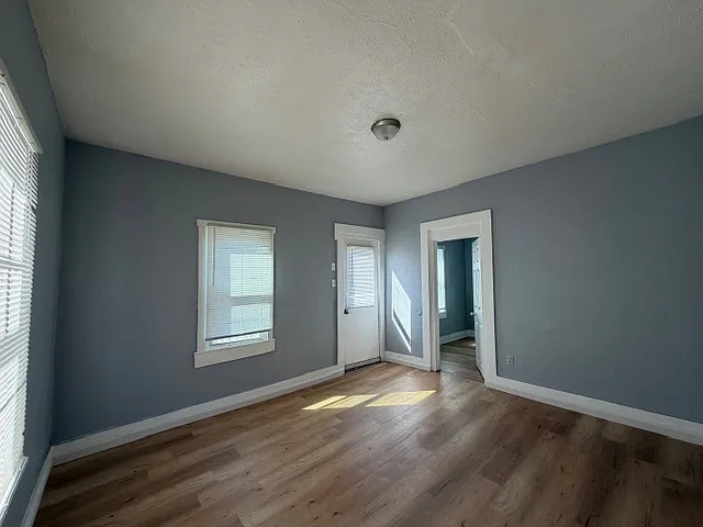 317 Commercial St — Photo 9