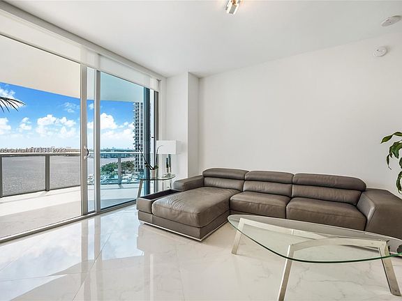 3rd image of 17301 Biscayne Blvd APT 807