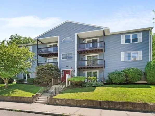 283 Privilege St APT 4, Woonsocket, RI 02895