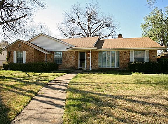 2nd image of 3336 Chadwell Dr