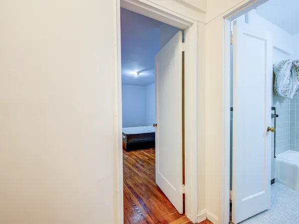 67-12 Yellowstone Boulevard image 18 of 31