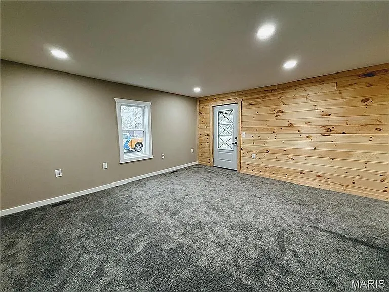 120 W Caldwell St — Photo 14