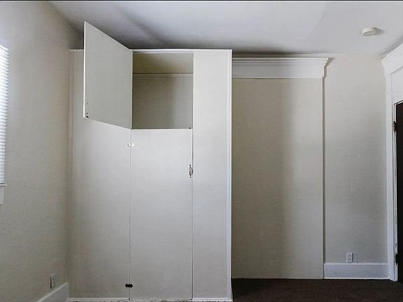 3rd image of 1714 W Adams St #1714