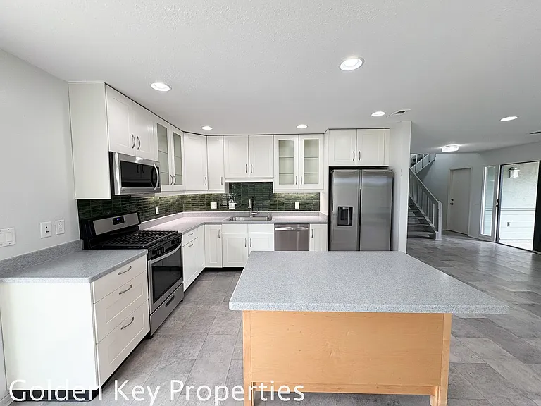 5510 Los Robles Dr — Photo 6
