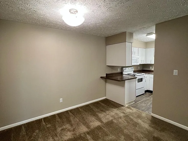 Cross Lakes Apartments — Photo 50