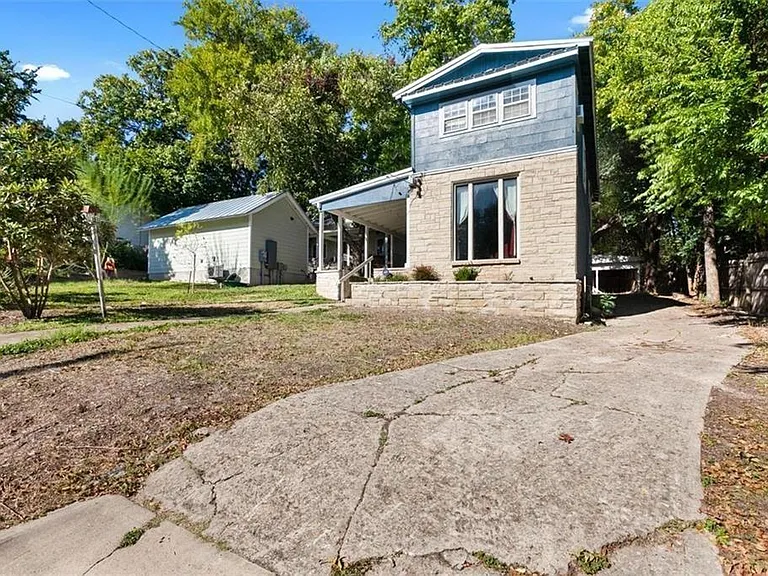 3306 Liberty St — Photo 23