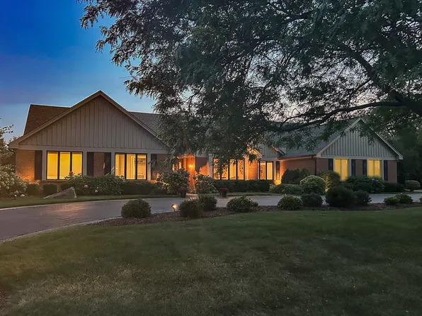 2022 Abbotsford Dr, Inverness, IL 60010