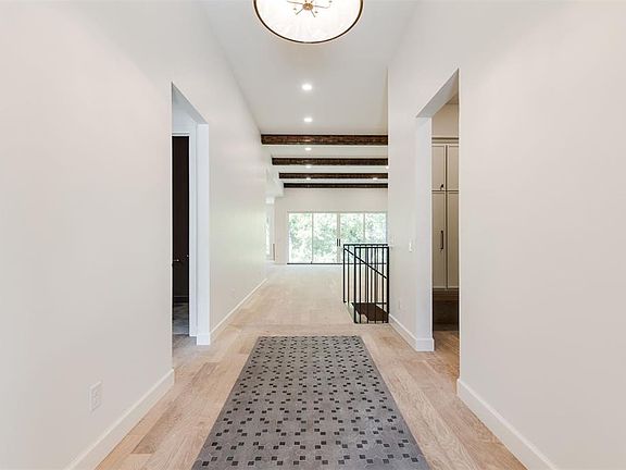 4th image of 13413 Creek Pointe Ln