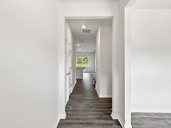 4th image of 1611 Castlen Ct