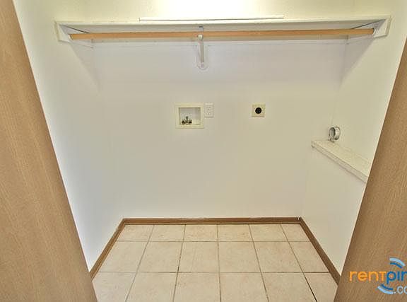 4th image of 1829 J St #A
