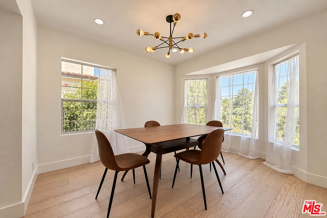 4 bed, 3.0 bath, 1468 sqft, $6,700 — Photo 2