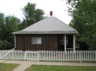 306 4th Ave W, Lemmon, SD 57638