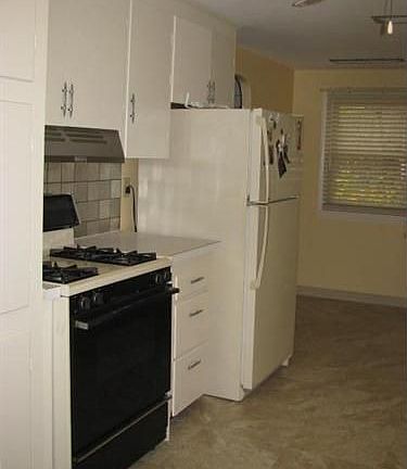 5th image of 81 W Oakland Blvd