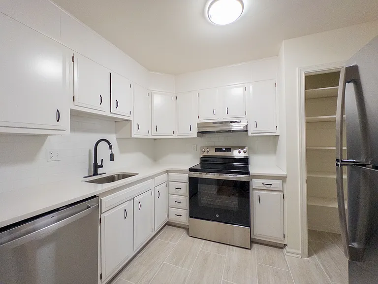 Kitchen | Hampshire Place Kitchen | Hampshire Place
