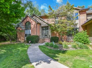 801 Fairfax Ct, Springfield, IL 62702