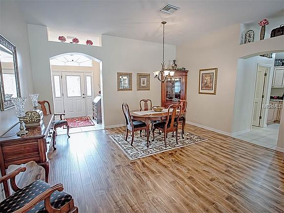 4th image of 361 McLeod Ln