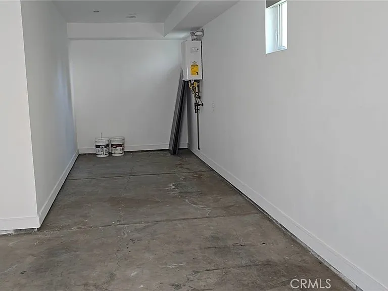 2250 W 14th St — Photo 8
