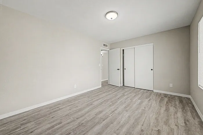 8819 W Avalon Dr — Photo 16