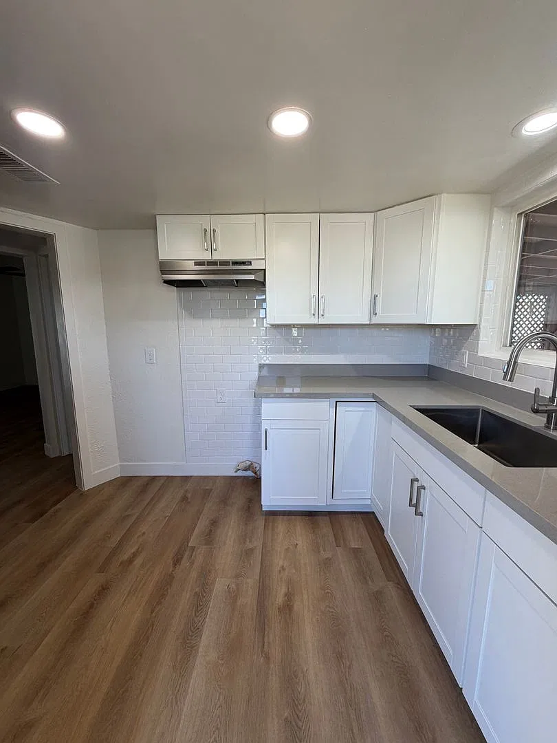 100- 811 Woodrow Ave — Photo 1
