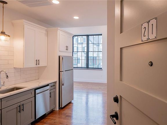 5th image of 15 Cranston Ave Unit 21