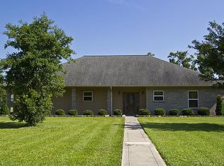 1703 Magnolia Bnd, Cove, TX 77523