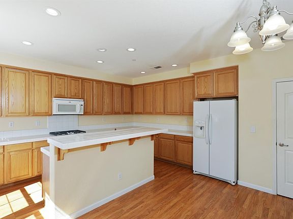 5th image of 2682 Holland Way
