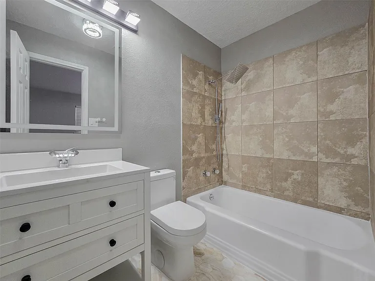 7007 Bellaire Blvd — Photo 11