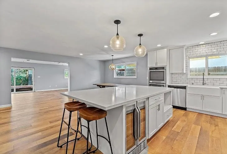 3 bed, 1.5 bath, 1104 sqft, $3,995 — Photo 4
