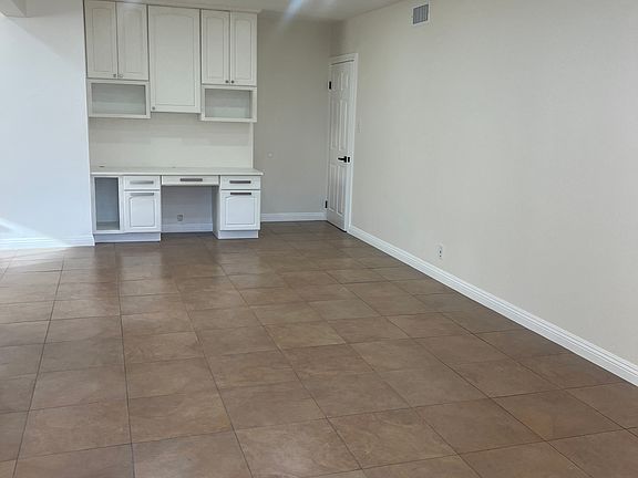 4th image of 8536 McConnell Ave