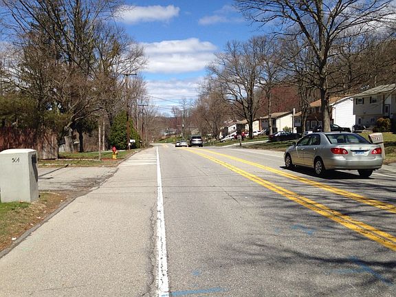 5th image of 562 W Brook Dr