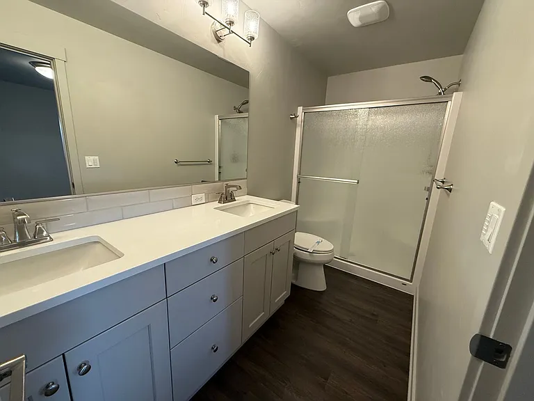 2366 NE Victor Pl — Photo 16