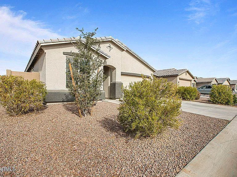 2146 W Tobias Way — Photo 2