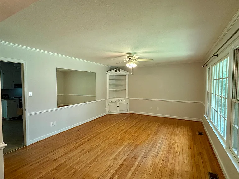 1209 Green Springs Rd — Photo 4