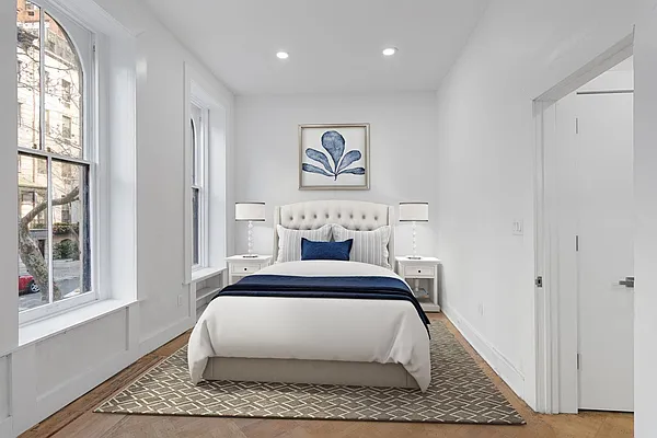 Rented by BARNES New York | media 10