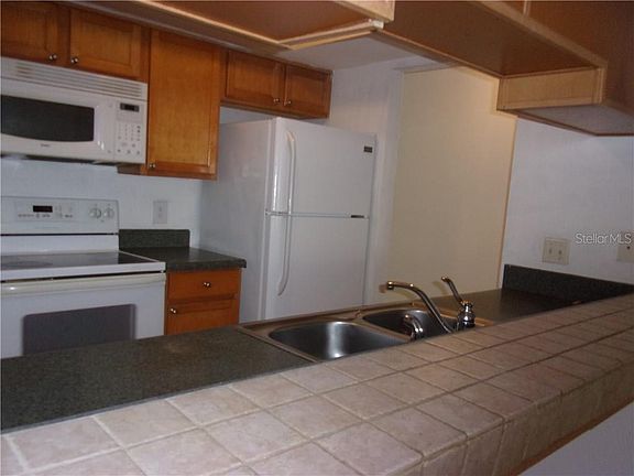 3rd image of 123 N Mercury Ave #123