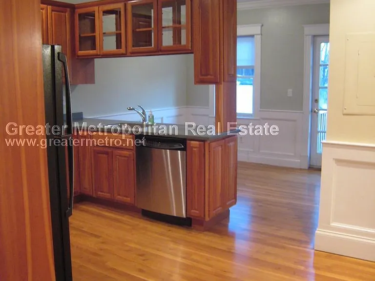 599 E 6th St #2 — Photo 2