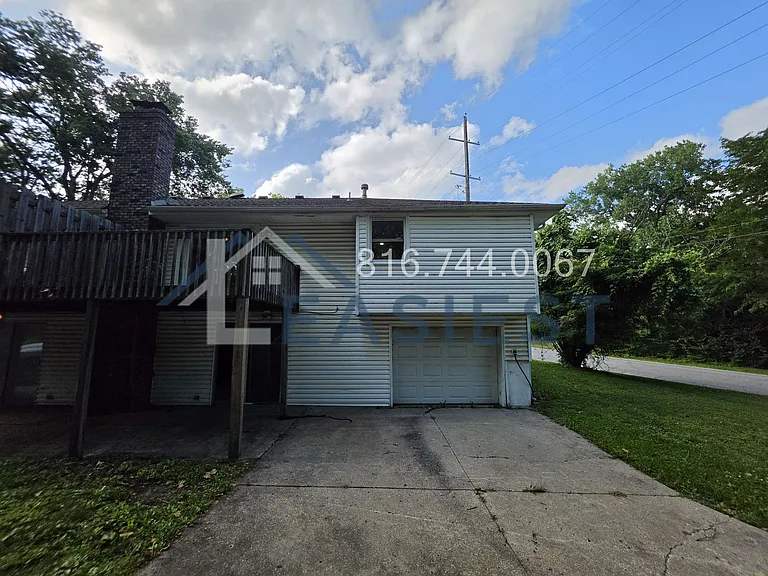 11335 E 72nd St — Photo 23