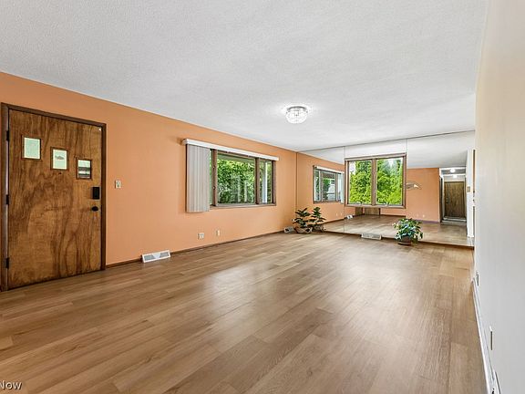 4th image of 1614 Rosewood Ave