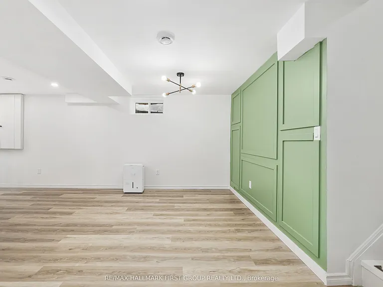 660 Mackechnie Cres #LOWER — Photo 10