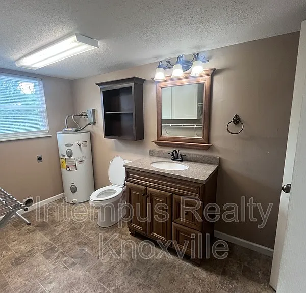 405 Iroquois Ln #2 — Photo 6