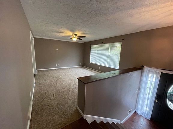 4th image of 93 Belmont Dr