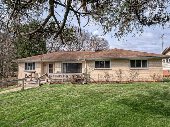 1757 Brodhead Rd, Coraopolis, PA 15108