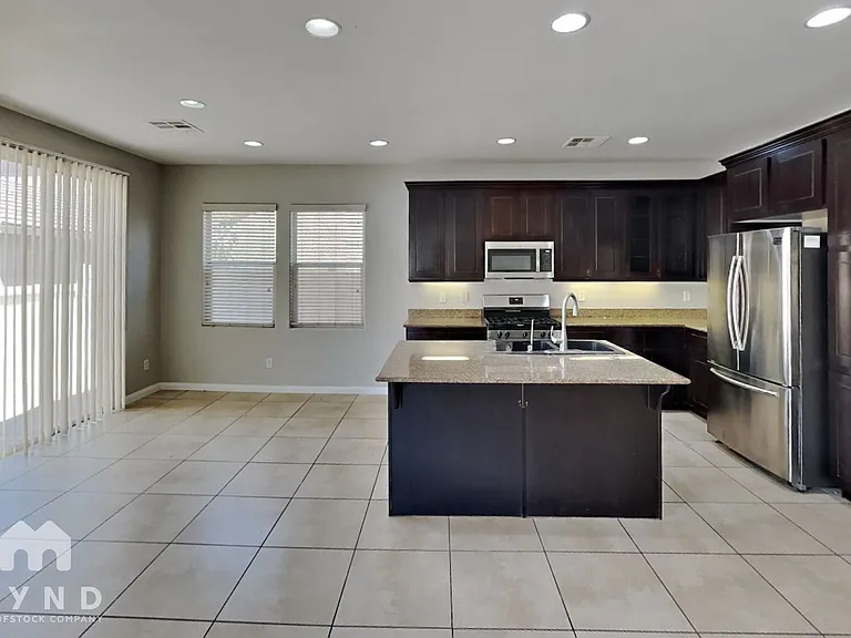 6686 Cloverstone Ct — Photo 4