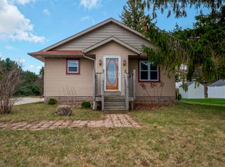 2911 Viebahn St, Manitowoc, WI 54220