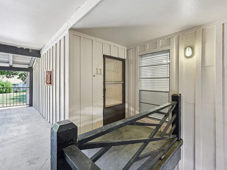 Premier Gardens Apartments — Photo 28