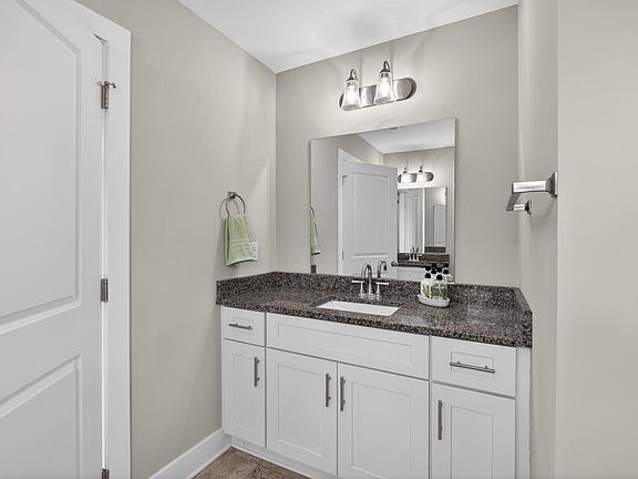 5th image of 46 Cuddington Ln