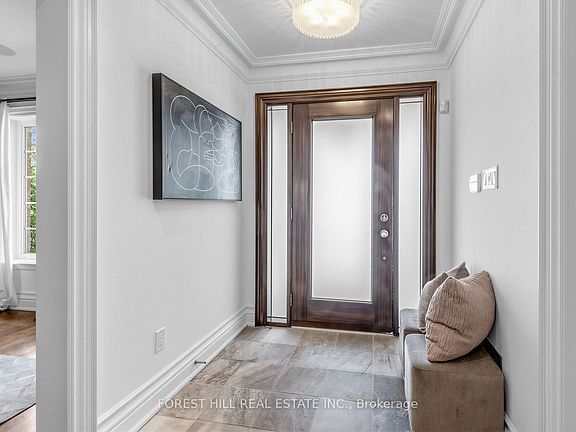 4th image of 19 Menin Rd